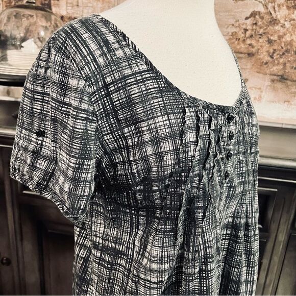 Calvin Klein Jeans Gray & Black Top size Large - Picture 5 of 10